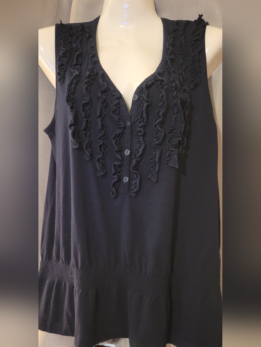 Jones New York Black Sleeveless Ruffle-Trim V-Neck Camisole